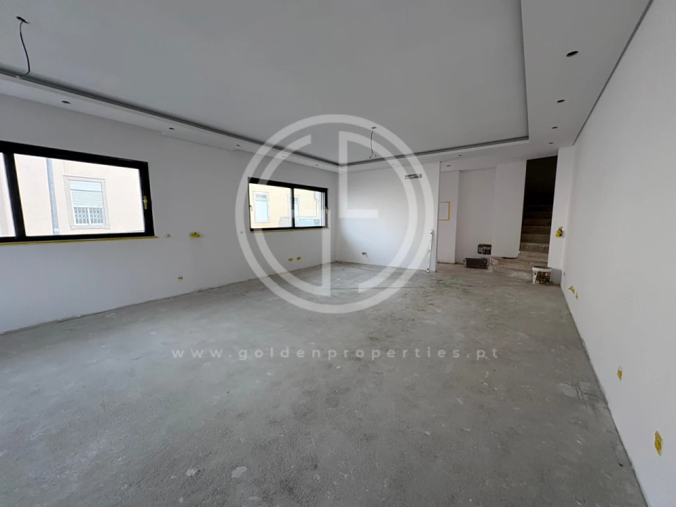 Moradia T3 para Venda em Faro (Sé e São Pedro) Foto 3