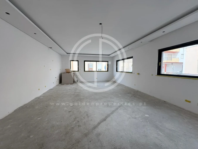 Moradia T3 para Venda em Faro (Sé e São Pedro) Foto 1