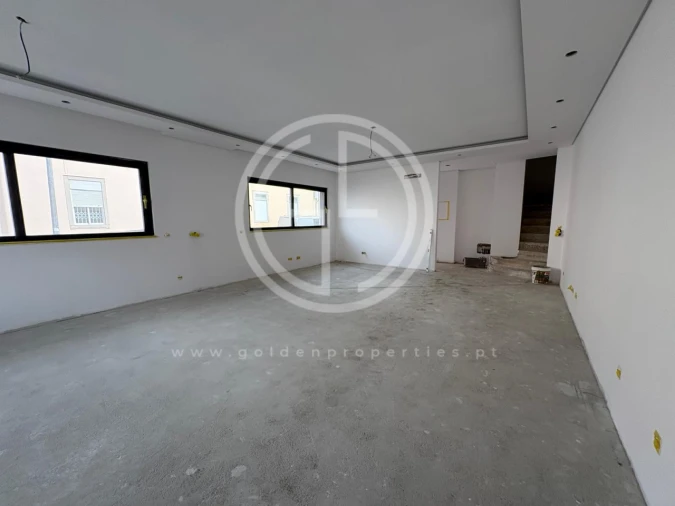 Moradia T3 para Venda em Faro (Sé e São Pedro) Foto 3