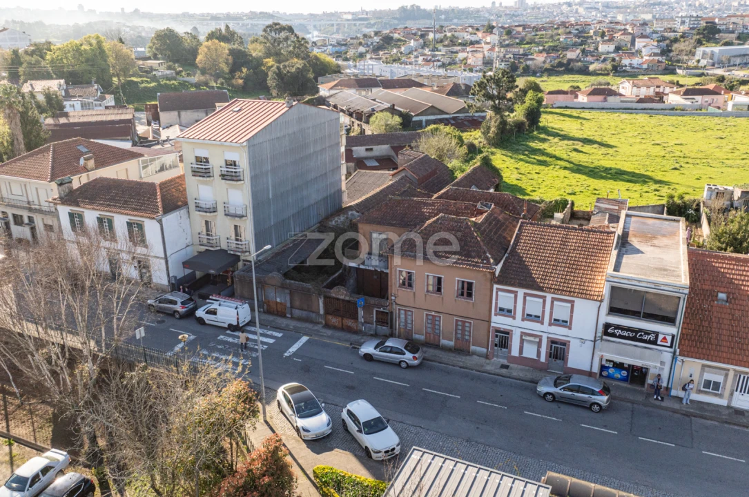 Moradia T6 para Venda em Gondomar (São Cosme), Valbom e Jovim Foto 3
