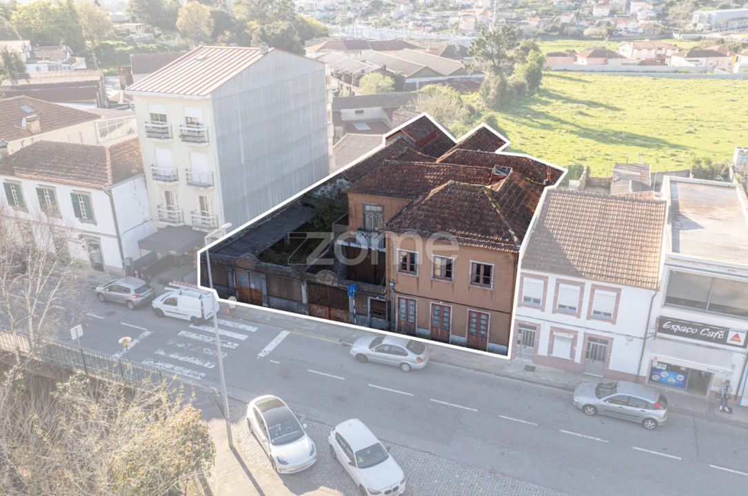 Moradia T6 para Venda em Gondomar (São Cosme), Valbom e Jovim Foto 2