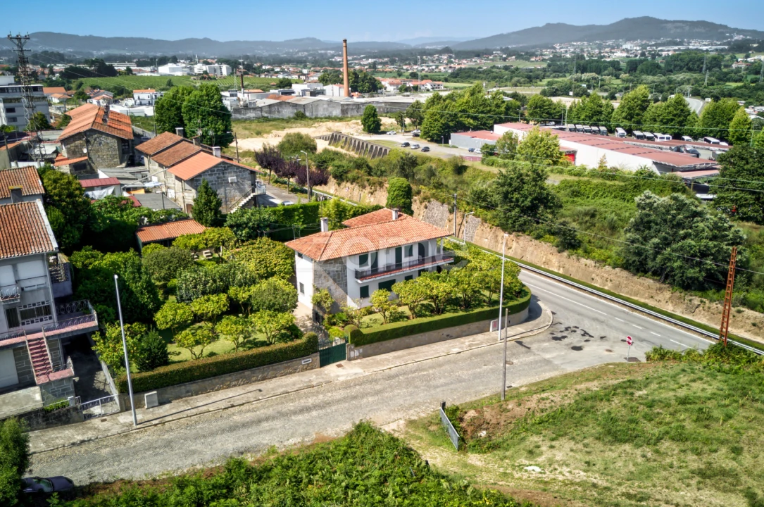 Moradia T5 para Venda em Arcozelo Foto 2