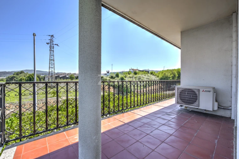 Moradia T5 para Venda em Arcozelo Foto 38