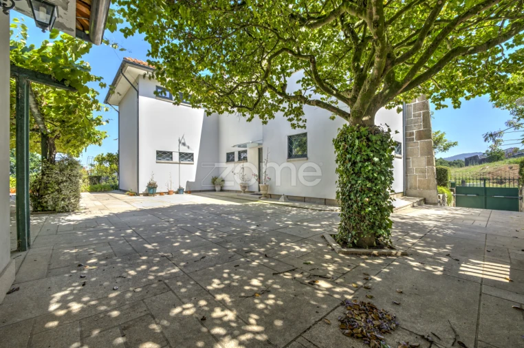 Moradia T5 para Venda em Arcozelo Foto 42