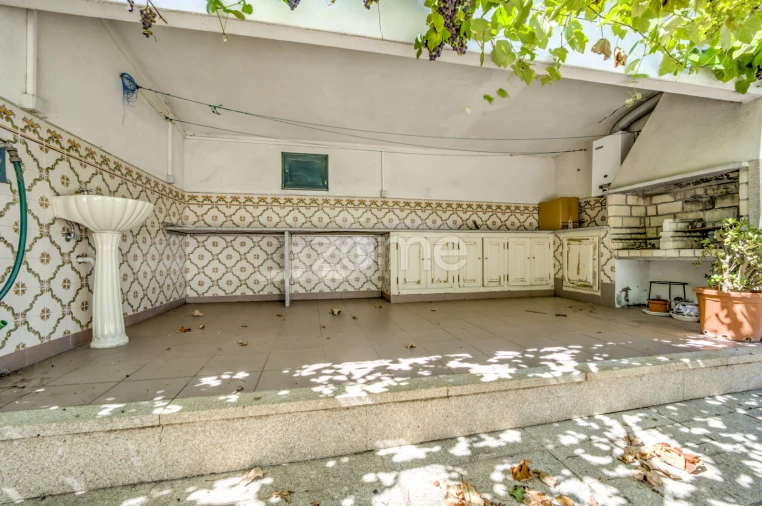 Moradia T5 para Venda em Arcozelo Foto 40