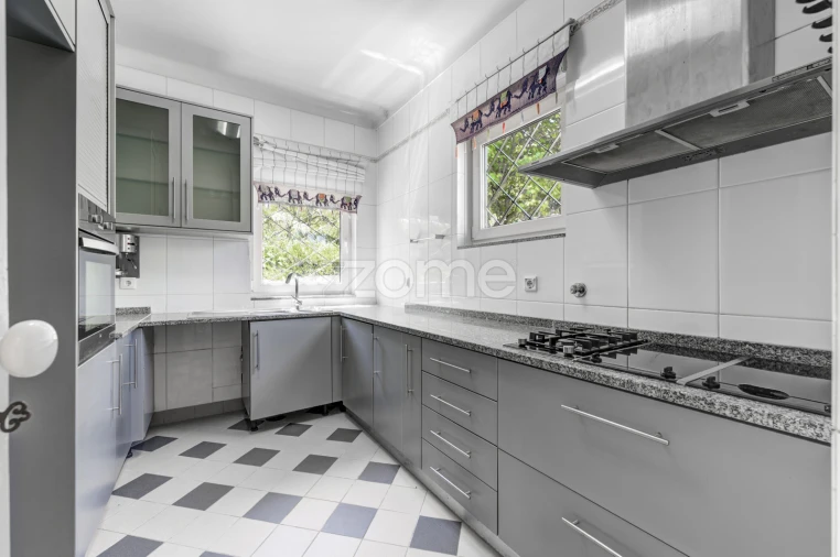 Moradia T5 para Venda em Arcozelo Foto 18