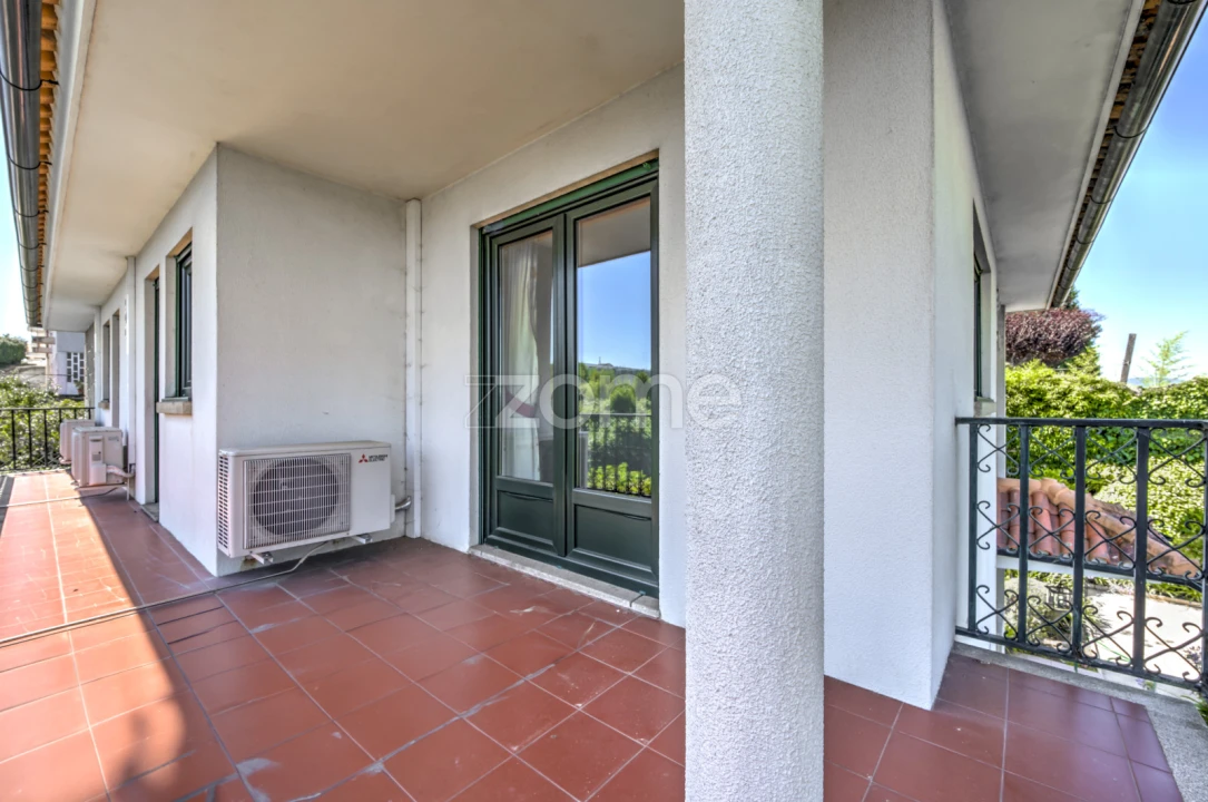 Moradia T5 para Venda em Arcozelo Foto 37