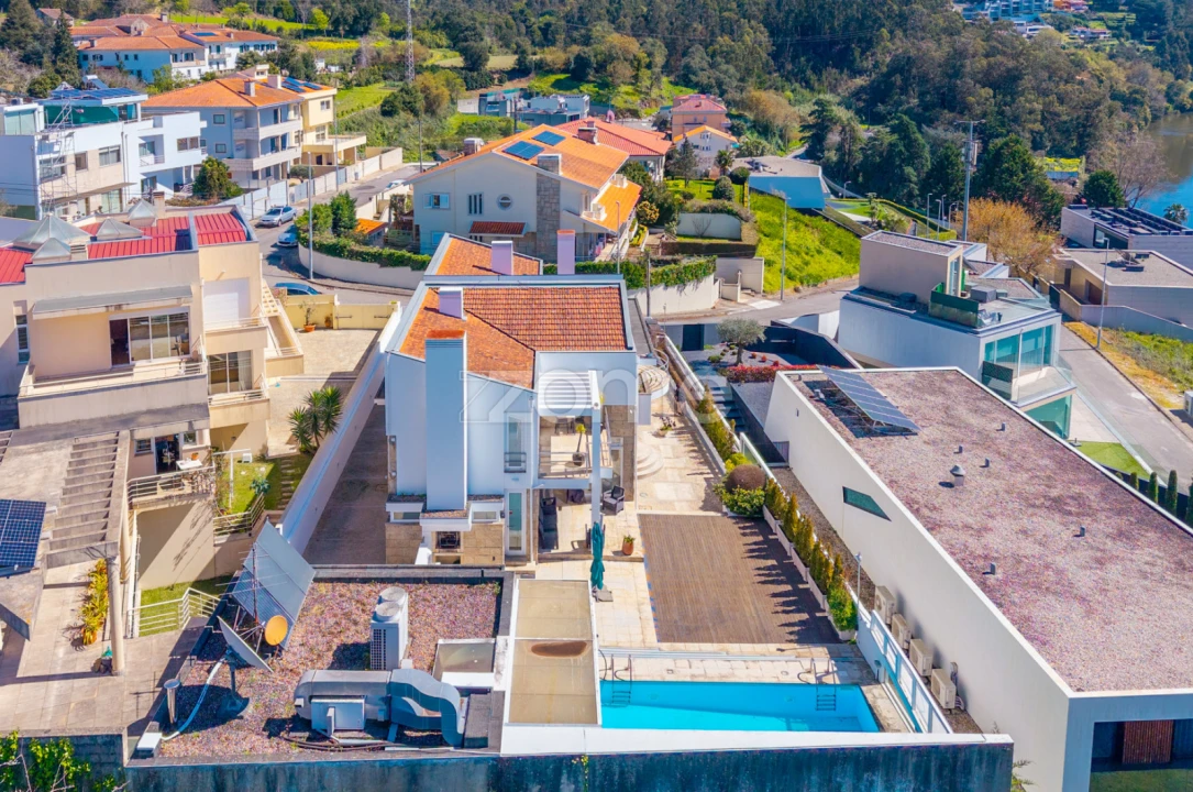 Moradia T4 para Venda em Gondomar (São Cosme), Valbom e Jovim Foto 5