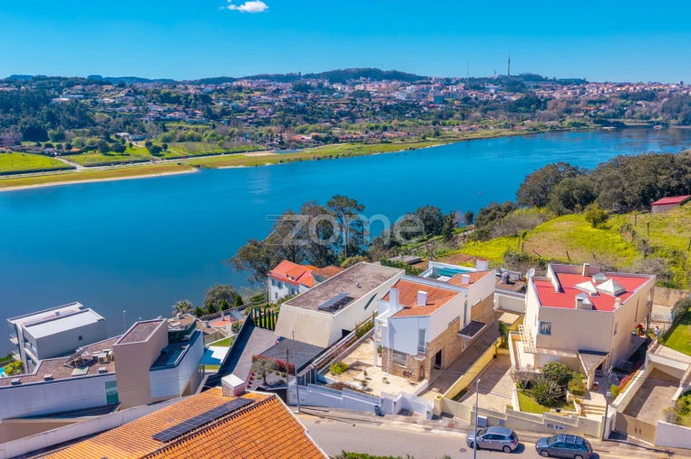 Moradia T4 para Venda em Gondomar (São Cosme), Valbom e Jovim Foto 6