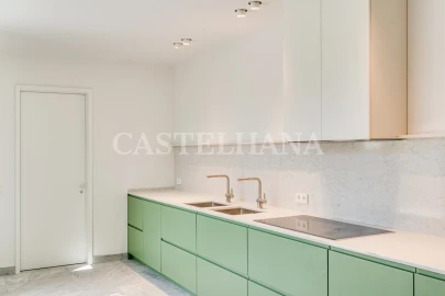 Apartamento T4 para Venda em Beato