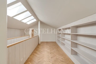 Apartamento T4 para Venda em Beato