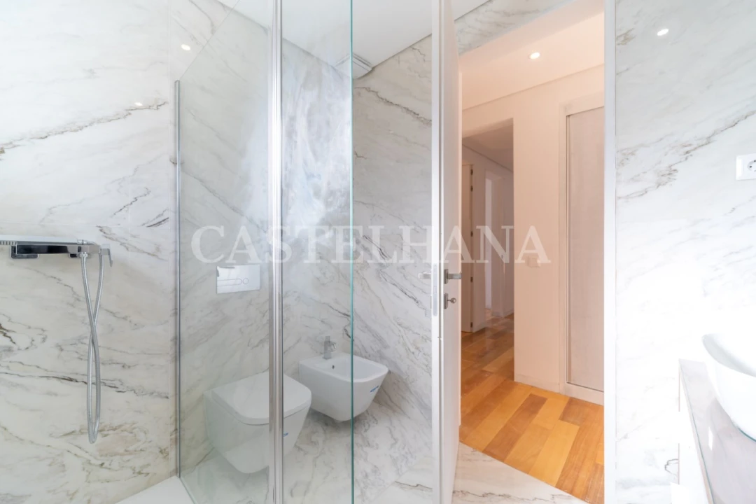 Moradia T4 para Venda em Oliveira do Douro Foto 12