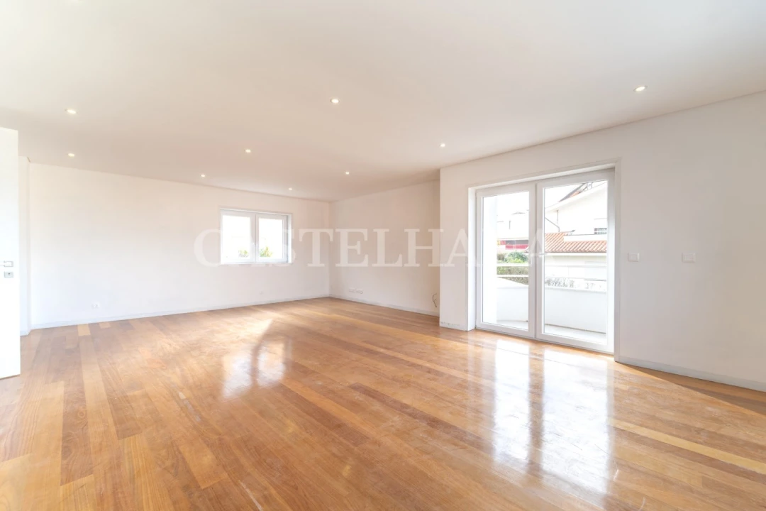 Moradia T4 para Venda em Oliveira do Douro Foto 32