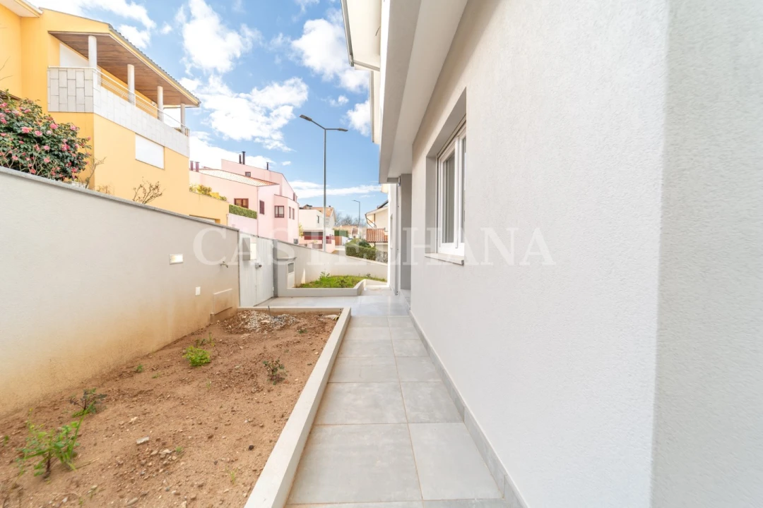 Moradia T4 para Venda em Oliveira do Douro Foto 42