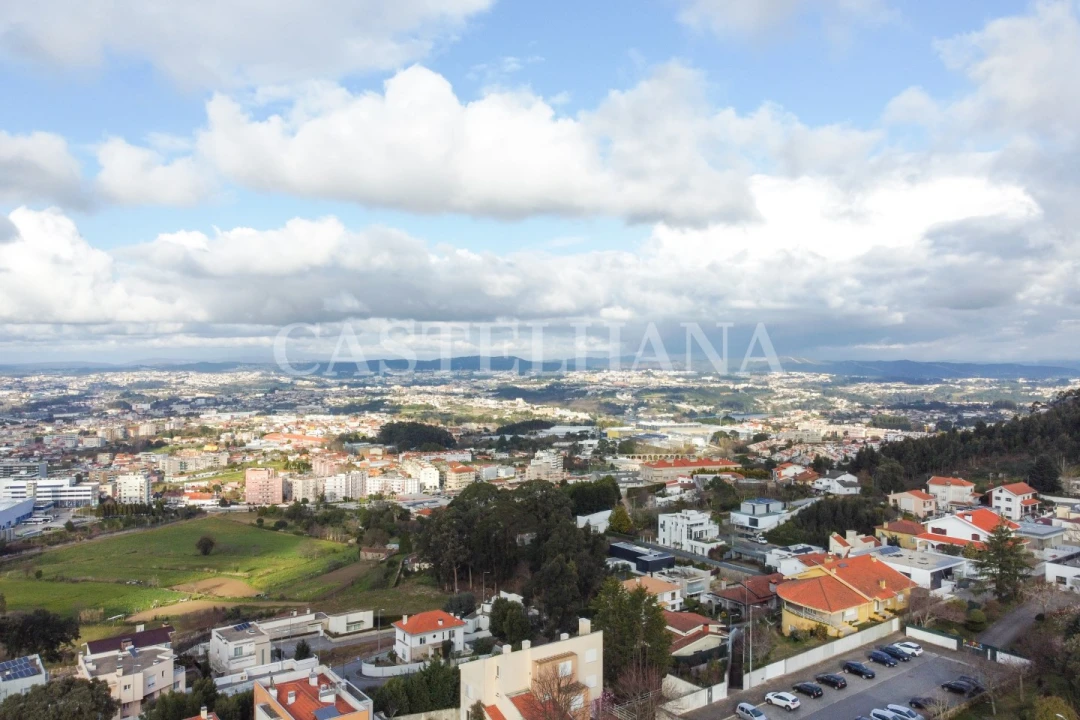 Moradia T4 para Venda em Oliveira do Douro Foto 54