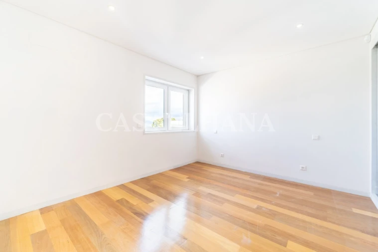 Moradia T4 para Venda em Oliveira do Douro Foto 4