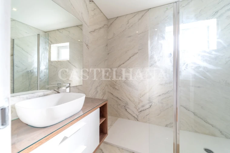 Moradia T4 para Venda em Oliveira do Douro Foto 11