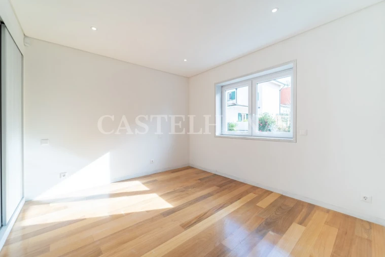 Moradia T4 para Venda em Oliveira do Douro Foto 13