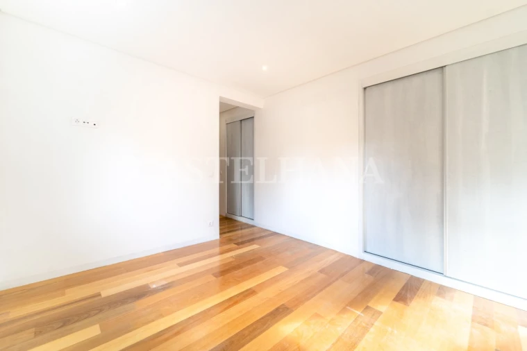 Moradia T4 para Venda em Oliveira do Douro Foto 15