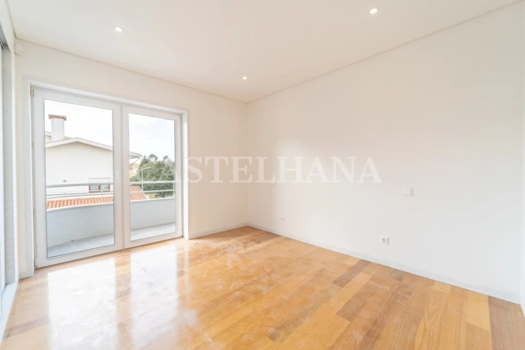 Moradia T4 para Venda em Oliveira do Douro Foto 21