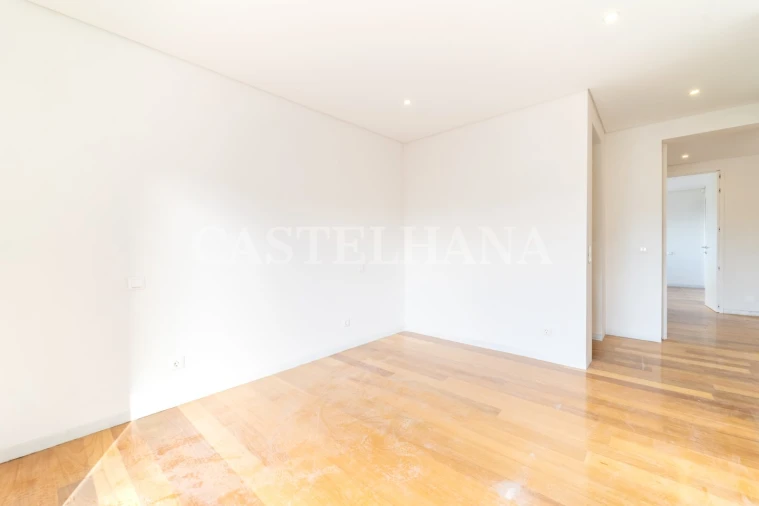 Moradia T4 para Venda em Oliveira do Douro Foto 26