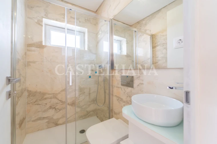 Moradia T4 para Venda em Oliveira do Douro Foto 27