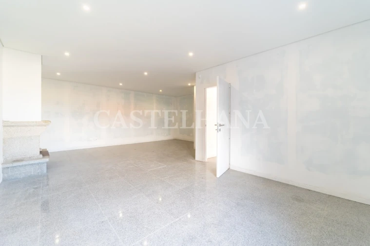 Moradia T4 para Venda em Oliveira do Douro Foto 48