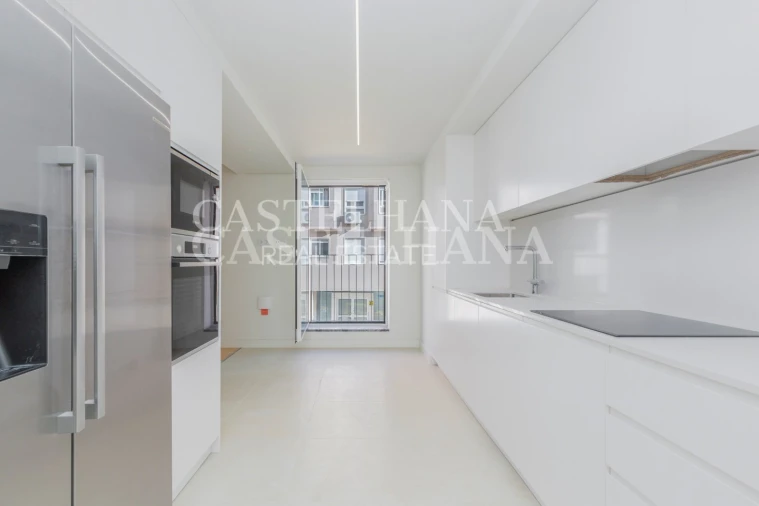 Apartamento T3 para Venda em Santo António Foto 6