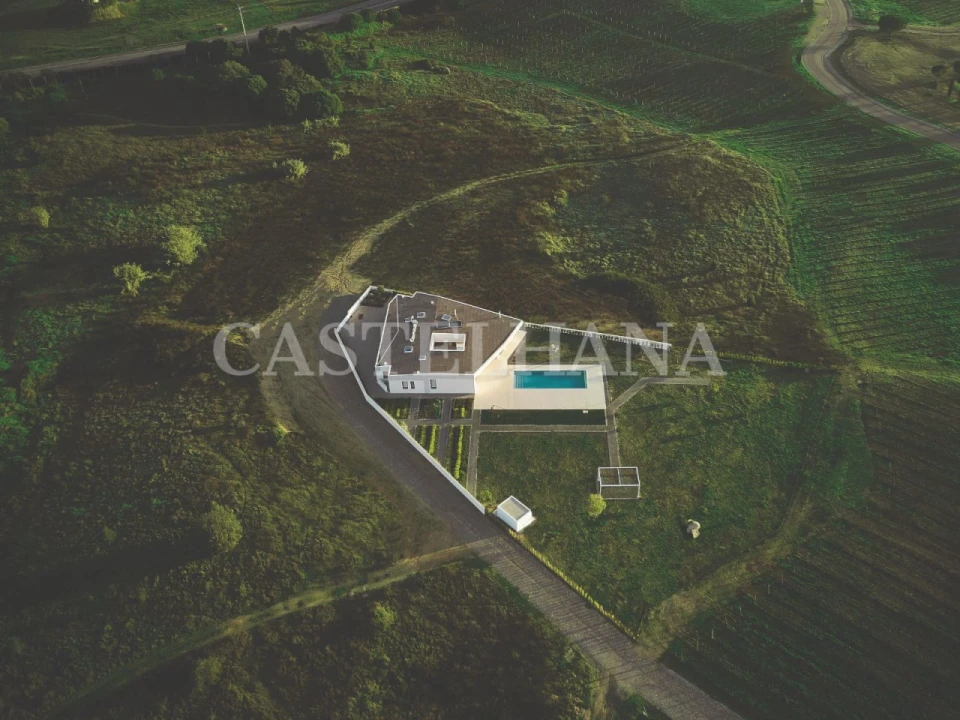 Moradia T4 para Venda em Nossa Senhora da Vila, Nossa Senhora do Bispo e Silveiras Foto 6