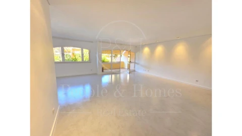 Apartamento T2 para Arrendamento em Cascais e Estoril