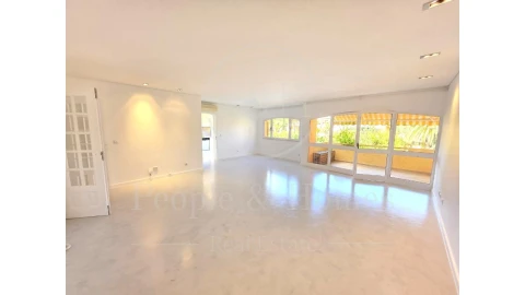 Apartamento T2 para Arrendamento em Cascais e Estoril