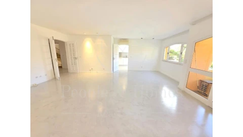 Apartamento T2 para Arrendamento em Cascais e Estoril