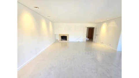 Apartamento T2 para Arrendamento em Cascais e Estoril