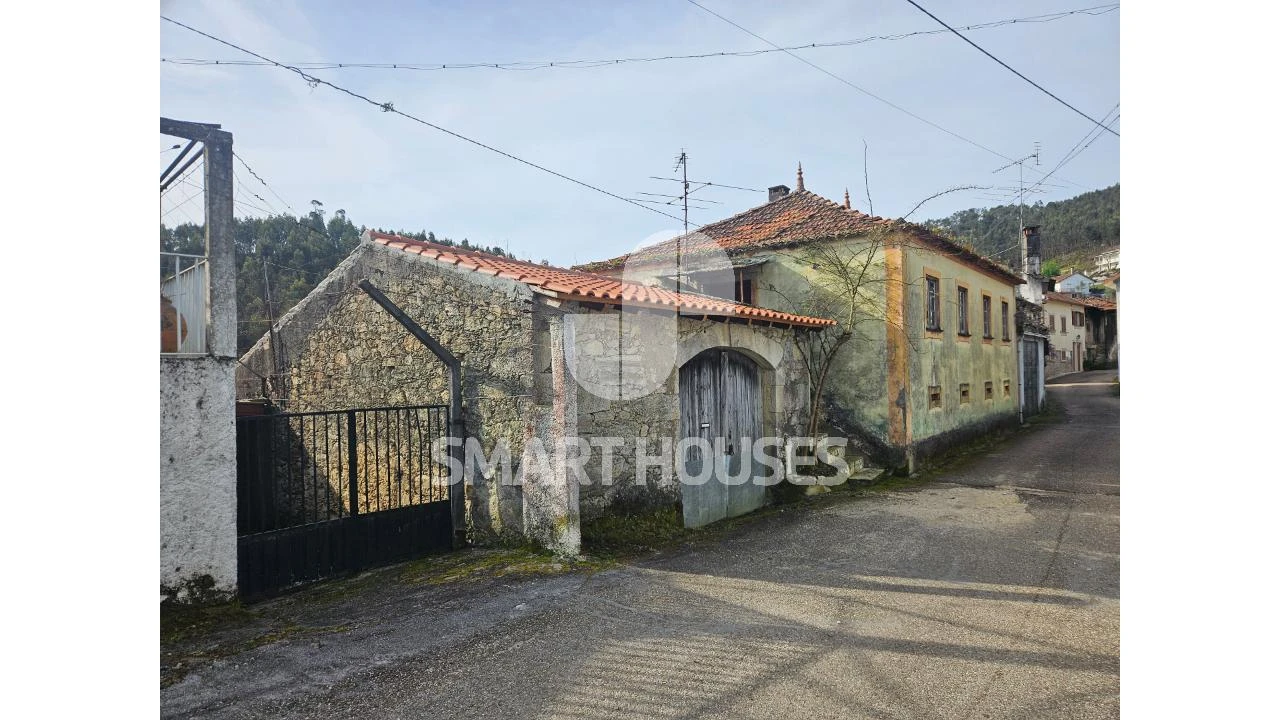 Moradia T3 para Venda em Friúmes e Paradela Foto 1