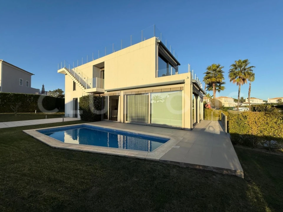 Moradia T3 para Venda em Almancil Foto 1