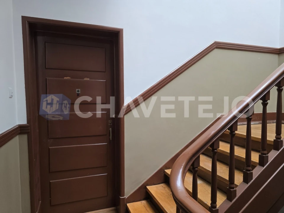 Apartamento T4 para Venda em São João Baptista e Santa Maria dos Olivais Foto 4