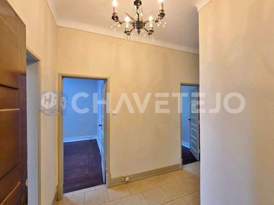 Apartamento T4 para Venda em São João Baptista e Santa Maria dos Olivais Foto 6