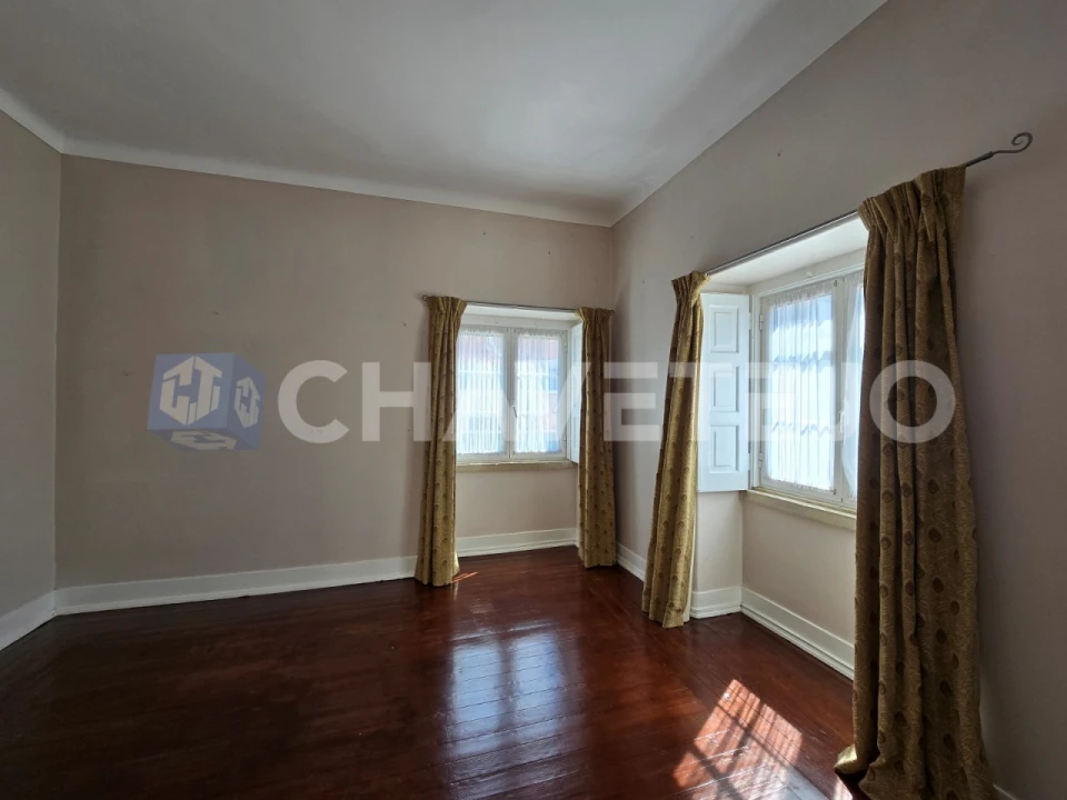 Apartamento T4 para Venda em São João Baptista e Santa Maria dos Olivais Foto 8