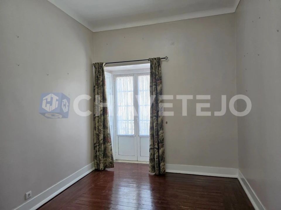 Apartamento T4 para Venda em São João Baptista e Santa Maria dos Olivais Foto 17