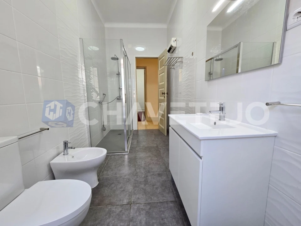 Apartamento T4 para Venda em São João Baptista e Santa Maria dos Olivais Foto 20