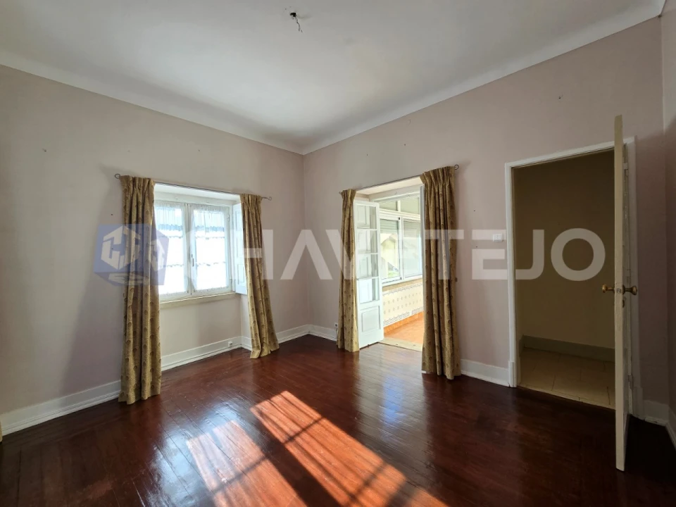 Apartamento T4 para Venda em São João Baptista e Santa Maria dos Olivais Foto 26