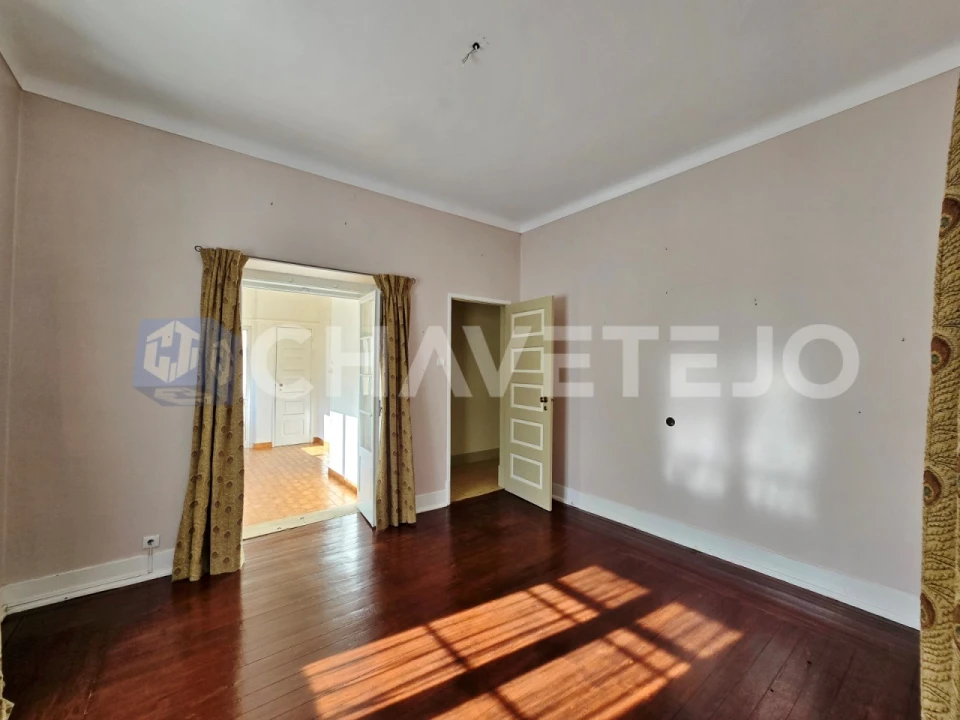 Apartamento T4 para Venda em São João Baptista e Santa Maria dos Olivais Foto 27