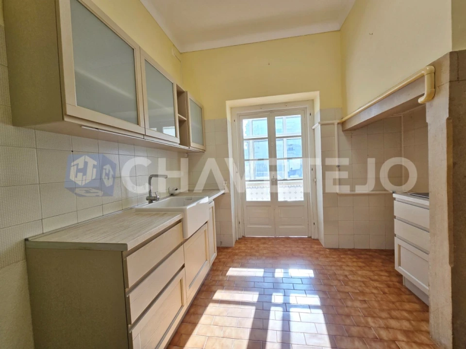 Apartamento T4 para Venda em São João Baptista e Santa Maria dos Olivais Foto 31