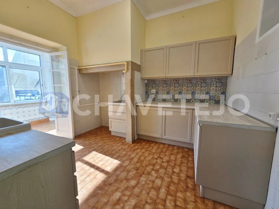 Apartamento T4 para Venda em São João Baptista e Santa Maria dos Olivais Foto 32