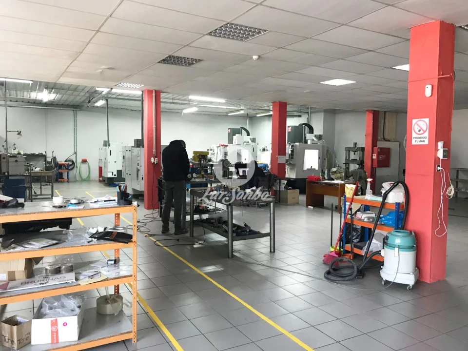 Armazém para Venda em Vila Nova de Famalicão e Calendário Foto 4