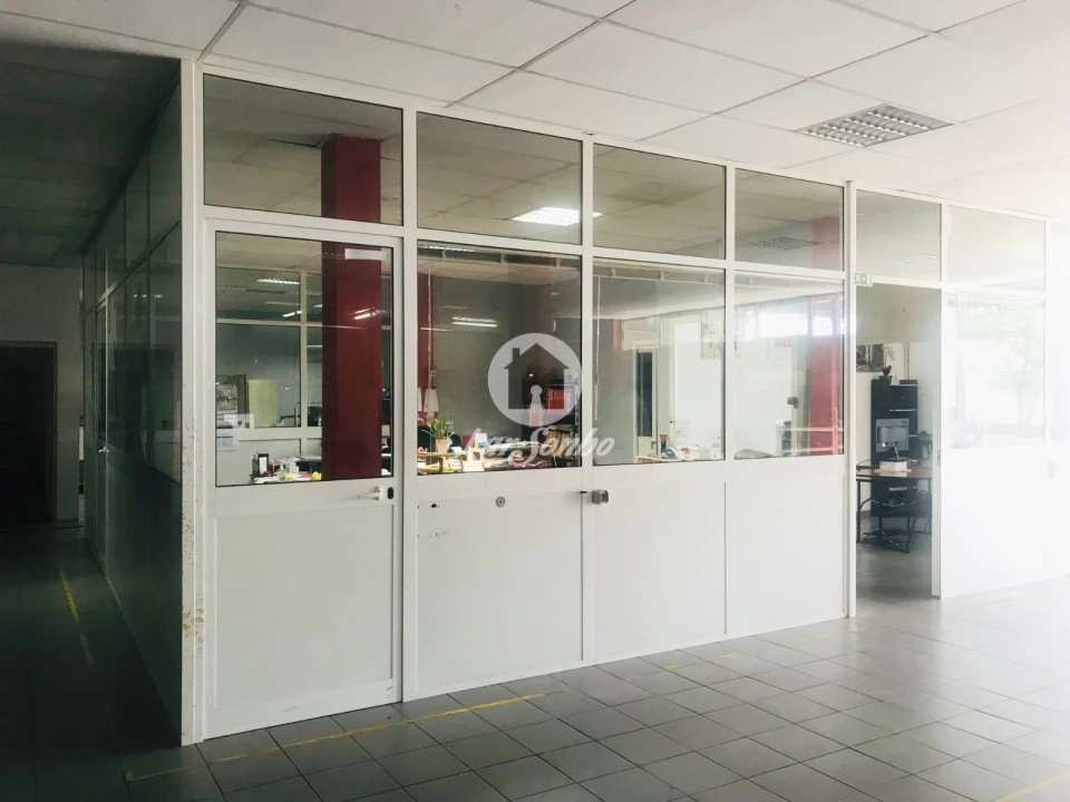 Armazém para Venda em Vila Nova de Famalicão e Calendário Foto 5