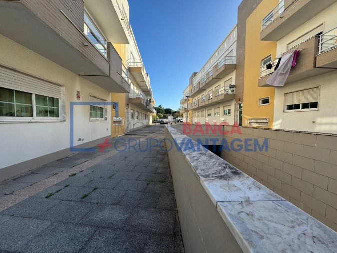 Apartamento T3 para Venda em Palhais e Coina Foto 7