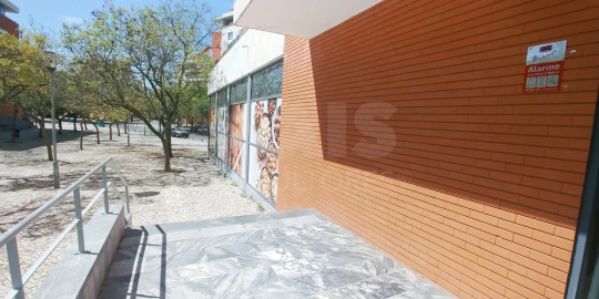 Loja para Venda em Parque das Nações