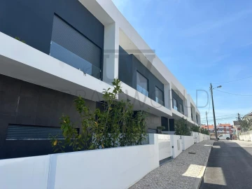 Moradia T4 para Venda em Loures