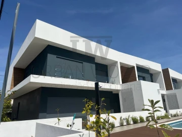 Moradia T4 para Venda em Loures